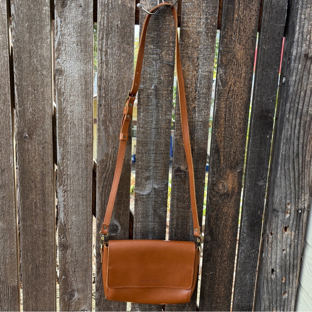Portland Leather Goods Medium Metro Crossbody Leather Bag NWOT In Honey - Picture 6 of 16